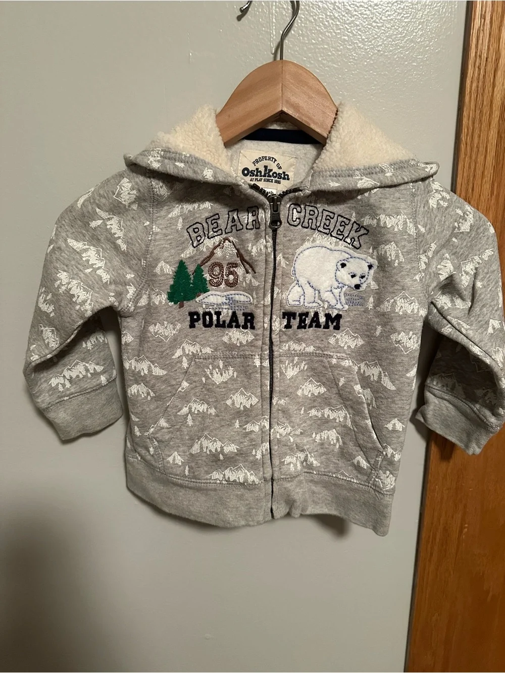 OshKosh Gray Polar Team Hooded Zip Sweatshirt with Sherpa Lining-NWOT Size 3T